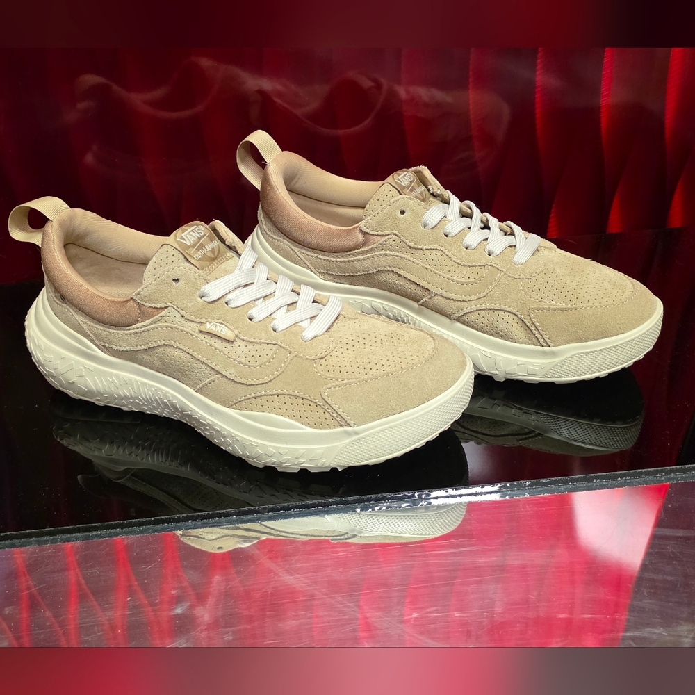 Vans MTE Ultrarange Neo VR3 Suede Cornstalk Men's 8 Women's 9.5 New With Box